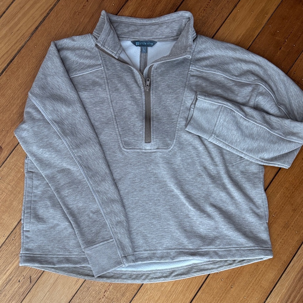 Title Nine super soft 1/2 zip sweatshirt oatmeal color size L w/ 2 side pockets